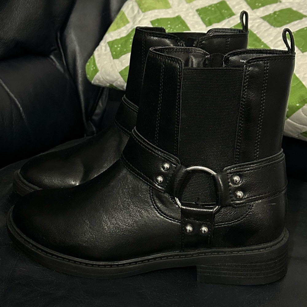 Old Navy Black Faux Leather Moto Boots Black Women’s 9